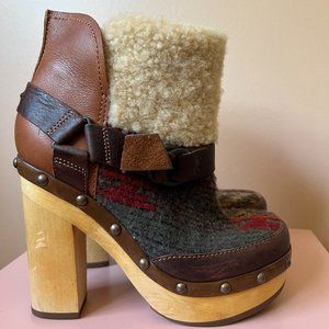 Woolrich Blanket Style Winter Boots Size 7.5